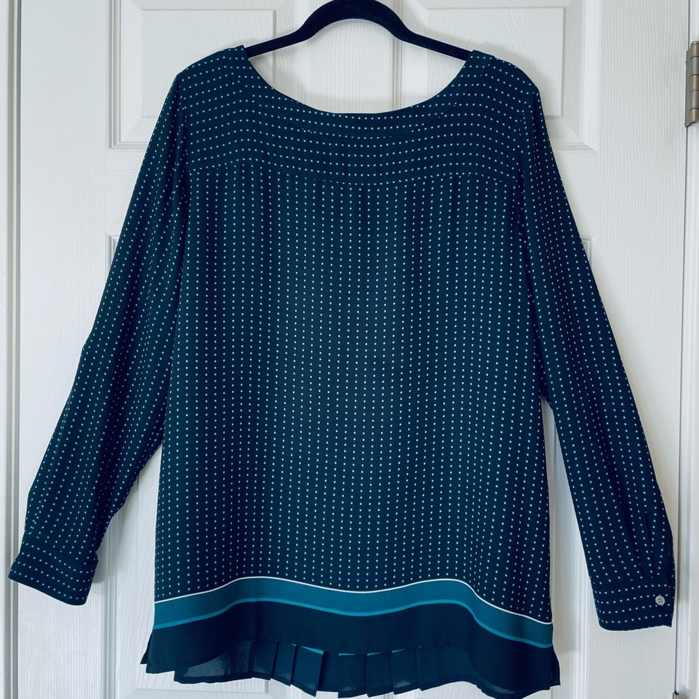 💚 LOFT Polka Dot Tiered Hem Blouse